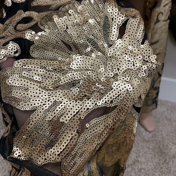 Gorgeous Sequined Golden Floral Lace Mermaid Gown - Picture 13 of 16